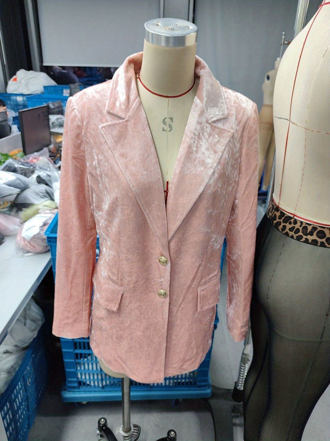 Fashionable Slim Fit Suit Jacket with Lapel and Pocket for Women, Long Sleeve, Casual Wear
