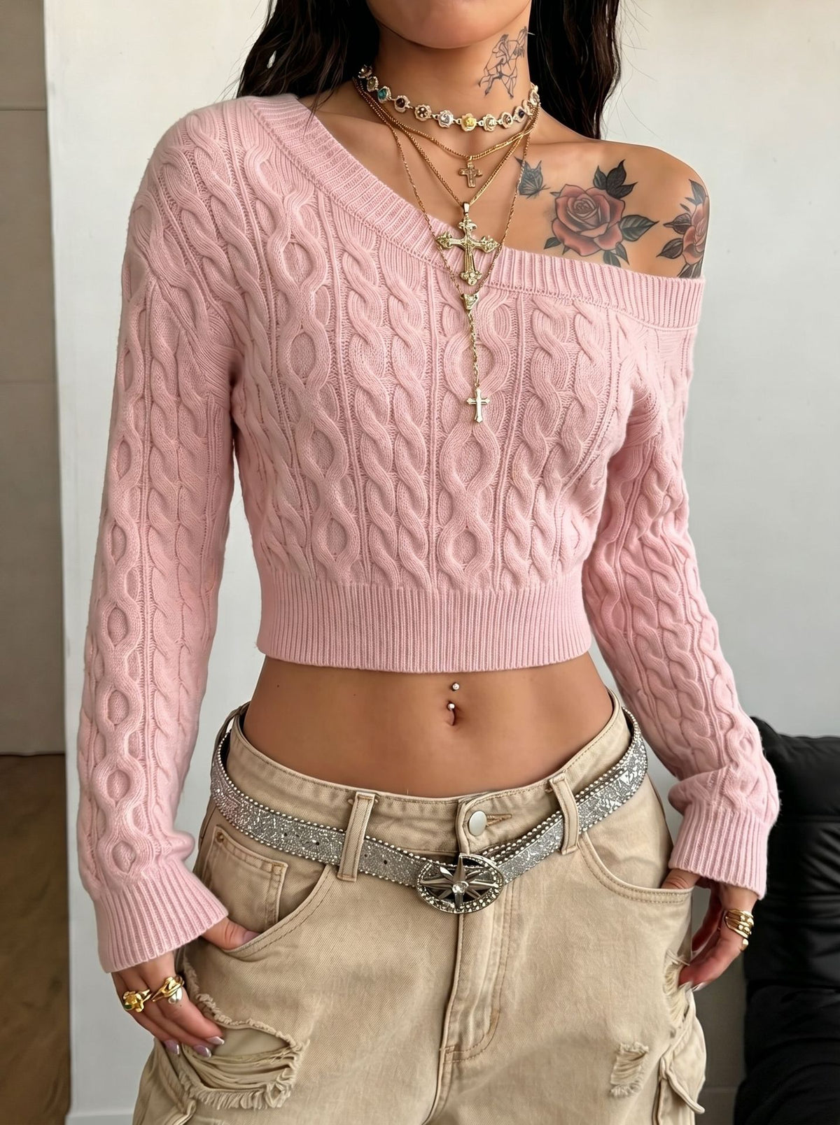 Chic Off-Shoulder Knitted Sweater for Women, Short Crop Top, Long Sleeve, Fitted Slim Fit, Ribbed Knit Pullover, Sexy and Stylish Upperwear