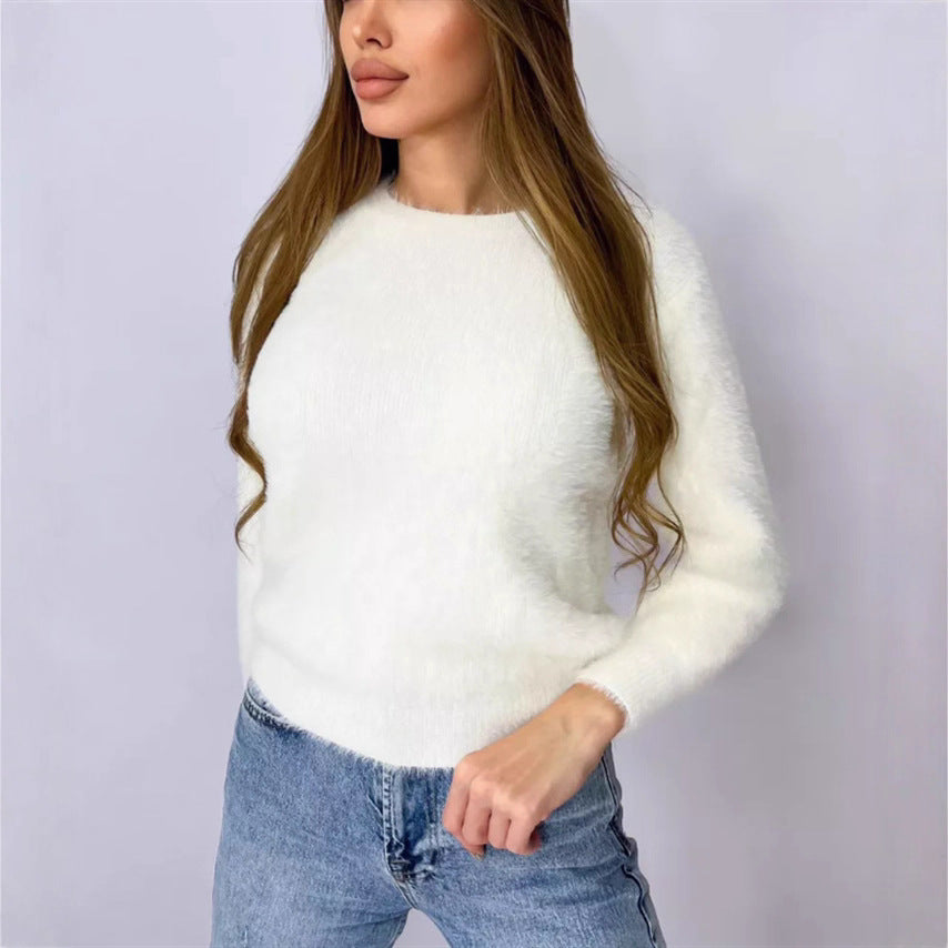 Pullover Crew Neck Sweater - Plush Round Neckline