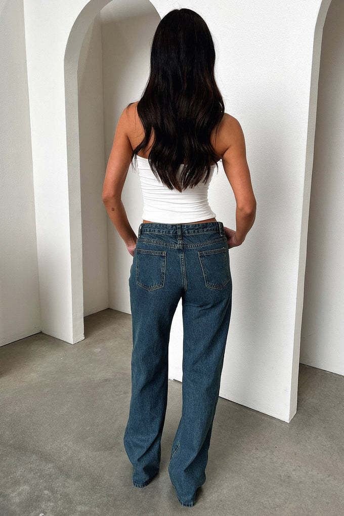 Low-Rise Straight-Leg Jeans - Loose Cut & Classic Pockets