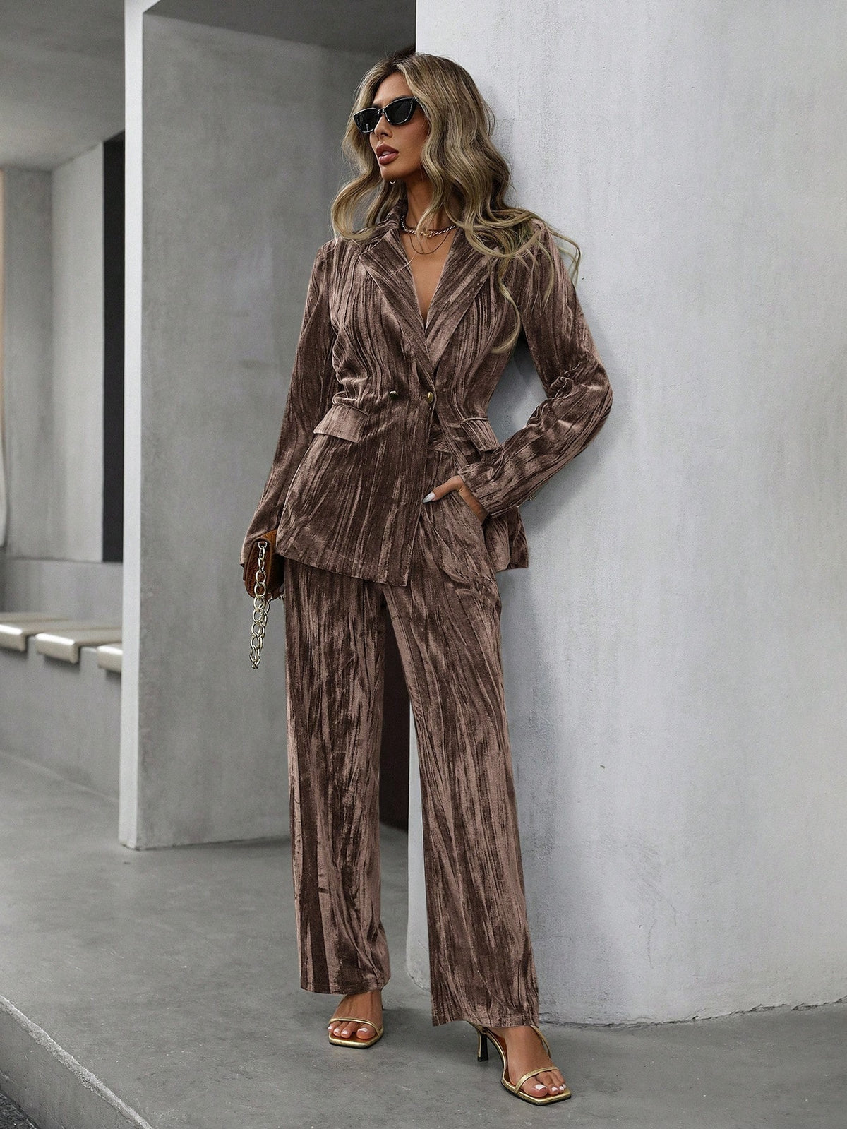 Velvet blazer and wide-leg pants set, dark brown velvet, notched lapels, long sleeves