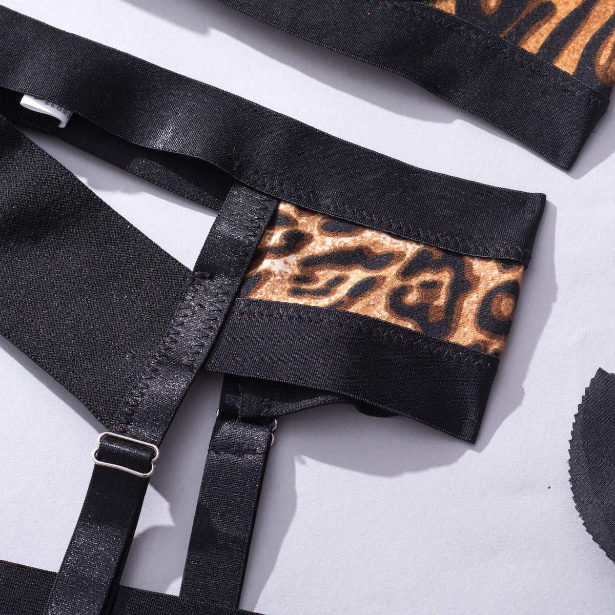 Printed Garter Lingerie Set - Strappy Bra And Thigh Bands
